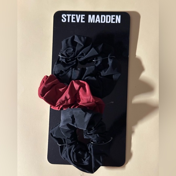 Steve Madden Accessories - 🛍️ Add-on — Steve Madden Black and Red Hair Scrunchies